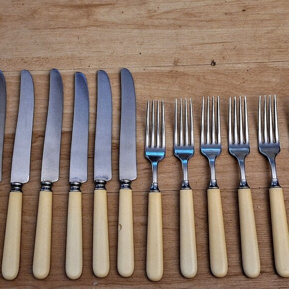 Vintage 12 Piece Universal Stainless Cutlery Set w/ Ivory Bakelite Handles - Picture 2 of 8